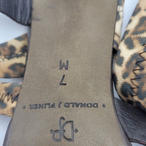 Donald J Pliner leopard print straps size 7M - Picture 9 of 15